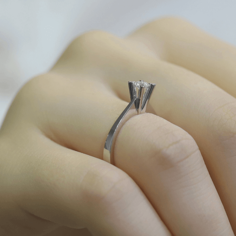 0.20 Karat HRD Sertifikalı Pırlanta Tektaş Yüzük - 6