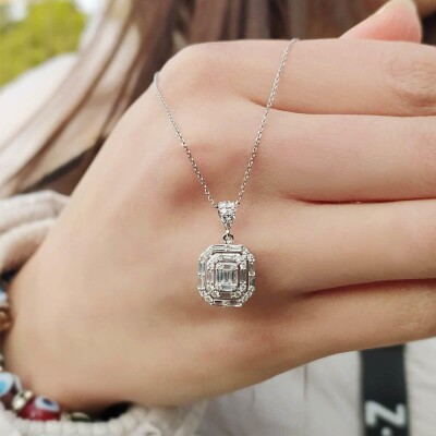 0.58 Karat Pırlanta Baget Kolye - IDL Sertifikalı - 2