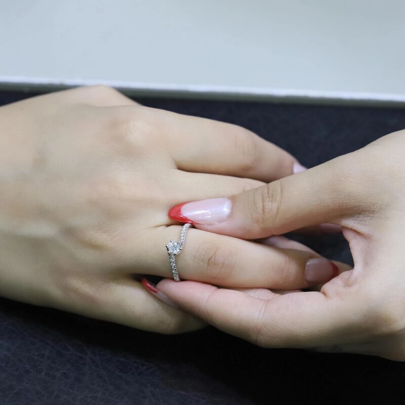 0.66 Karat Kenar Taşlı Tektaş Pırlanta Yüzük - IDL Sertifikalı - 3